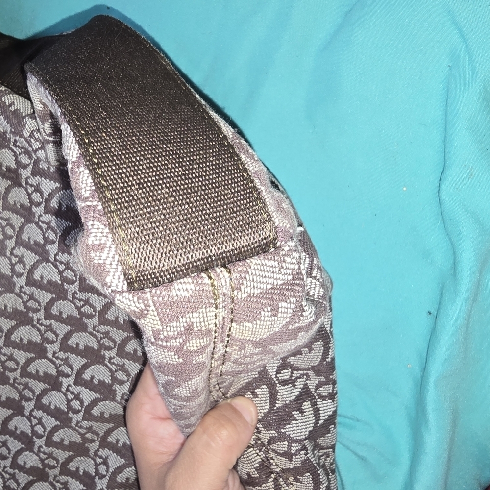 Dior Brown Crossbody Bag with Iconic Monogram - Picture 3 of 9